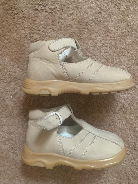 Sandalky, slovobuv,22