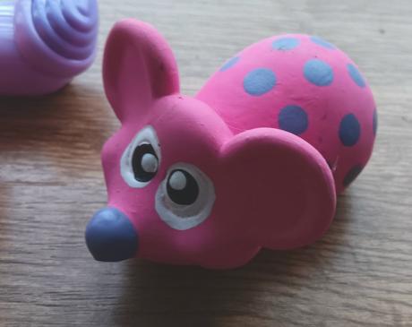 4 x gumená hračka a naťahovacia húsenica, 