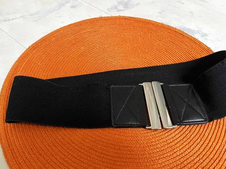 Elastický hrubý opasok,