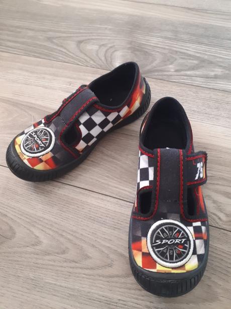 Chlapčenské papučky, 29