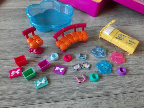 Polly pocket 11 bábik, doplnky, koník,