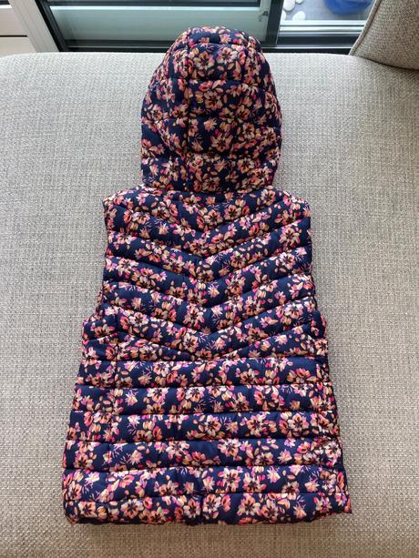 Kvietkovaná vesta, zara,152