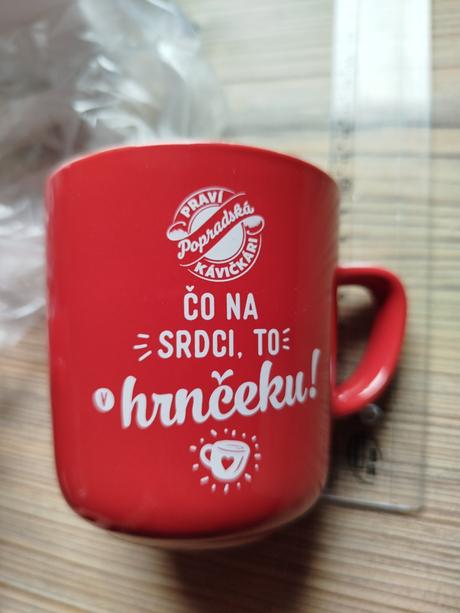 2 hrnčeky,