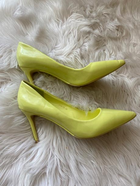 Lakované lodičky limetkovú farba, 40