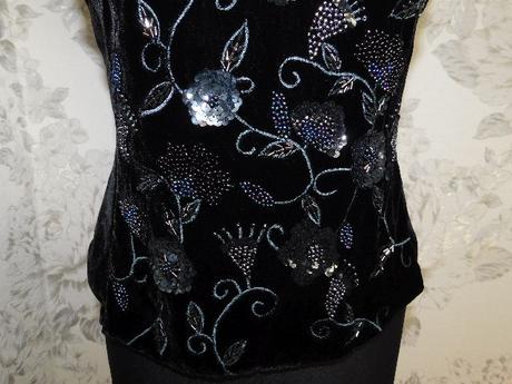 Luxusny velmi pekny zamatovy top na slavnost, 36