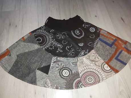 Sukňa na štýl desigual, 38