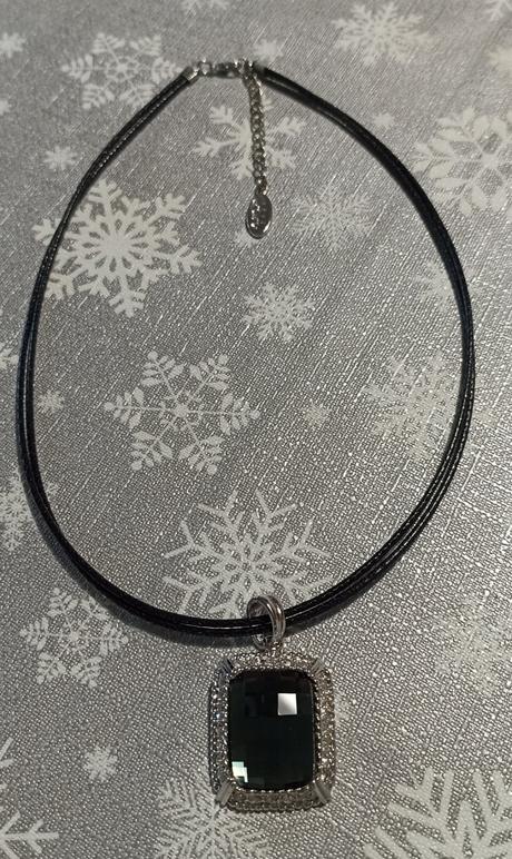 Náhrdelník kryštálový sivý obdĺžnik, 