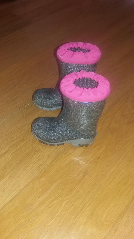 Strieborne gumaciky, 21