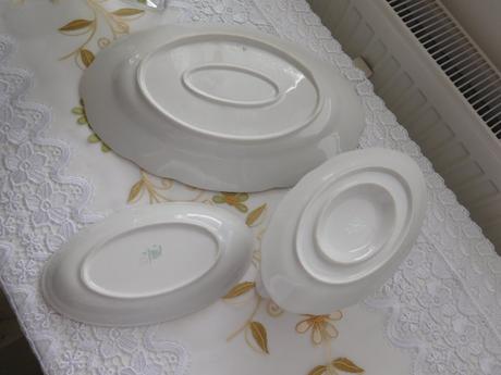 Čechoslovákia značený porcelán taniere+omáčkovník., 