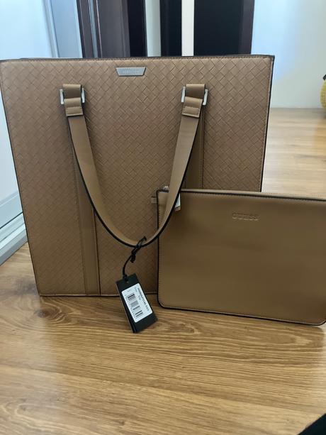 Kabelka guess, guess