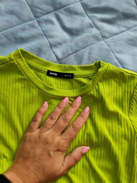 Vrúbkovaný crop top, sinsay,s