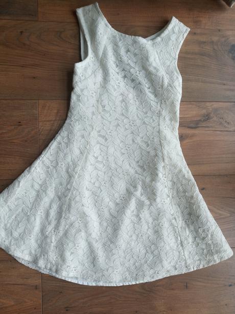 Dievčenské šatôčky, 122