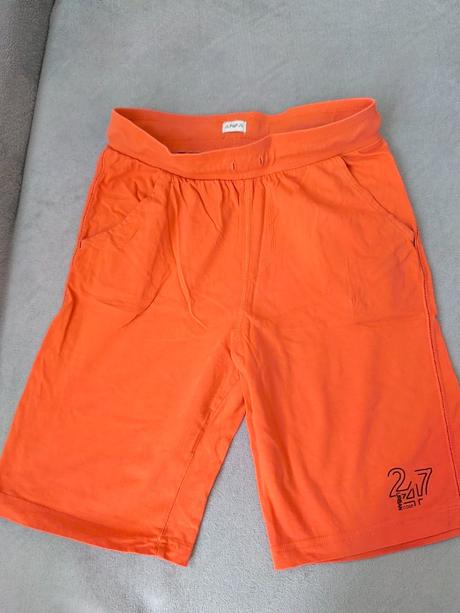Šortky, f&f,164