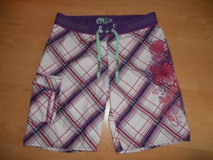 Šortky zn. protest, s