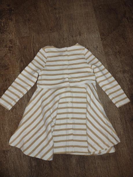 Krásne svetríkové šaty, 86