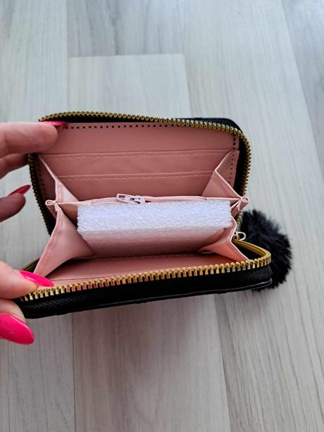 Dámska malá peňaženka, 
