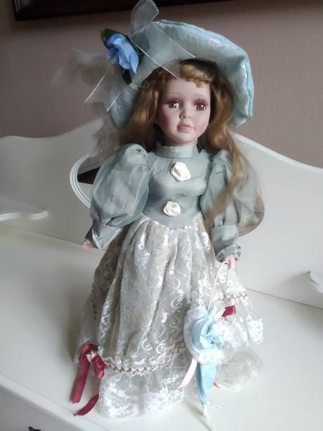 Porcelánová bábika 2, 