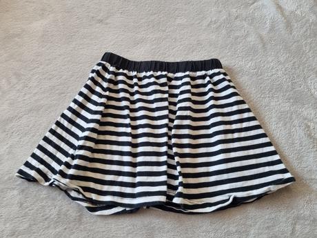 Námornícka sukňa, 122