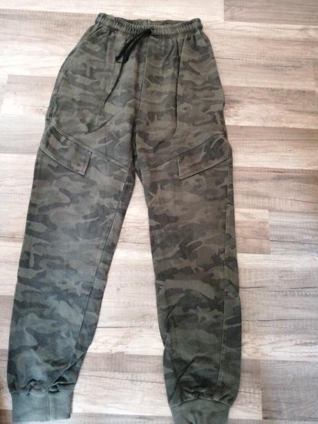 Mam na predaj tepláky, 146