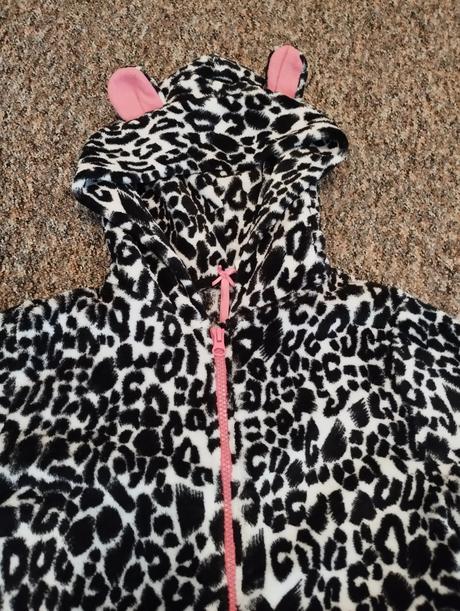 Teplejsi overal, next,134