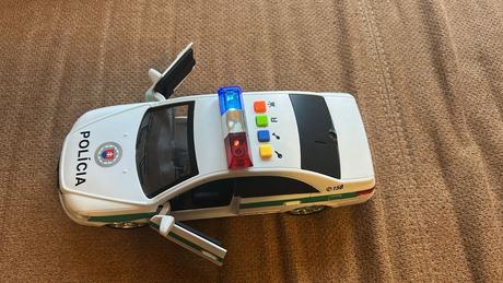 Veľké policajné auto zvuky+sveti, 