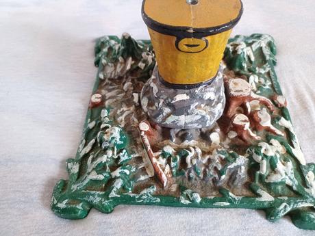 Veľmi starý stojan na stromček, 