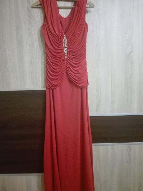 Spoločenské šaty, 42