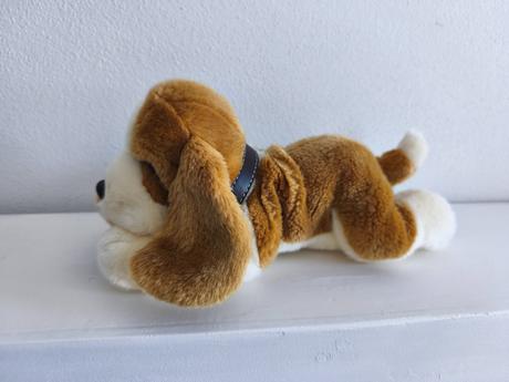 Pes s obojkom 28 cm, 