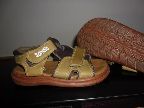 Sandálky, 28