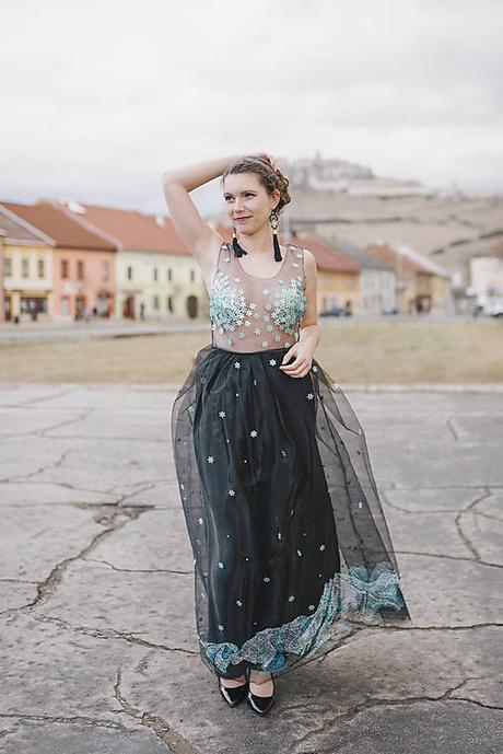 Tylove vyšívane šaty, 38