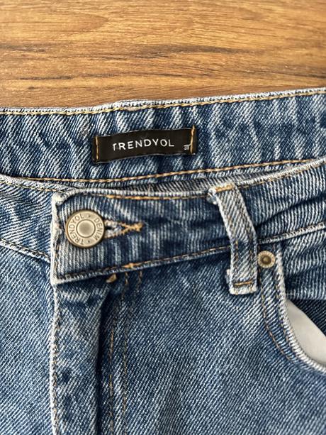 Rifľové kraťasy trendyol, 38