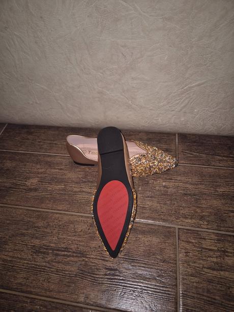 Balerinky spolocenske, 38