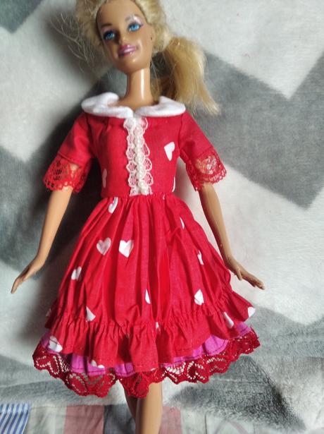 Šaty pre barbie babiku,