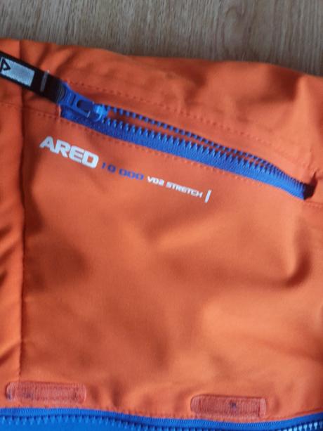 Lyziarska vetrovka, 92