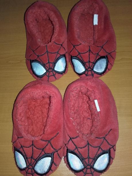 Papucky spiderman 23-26, 25