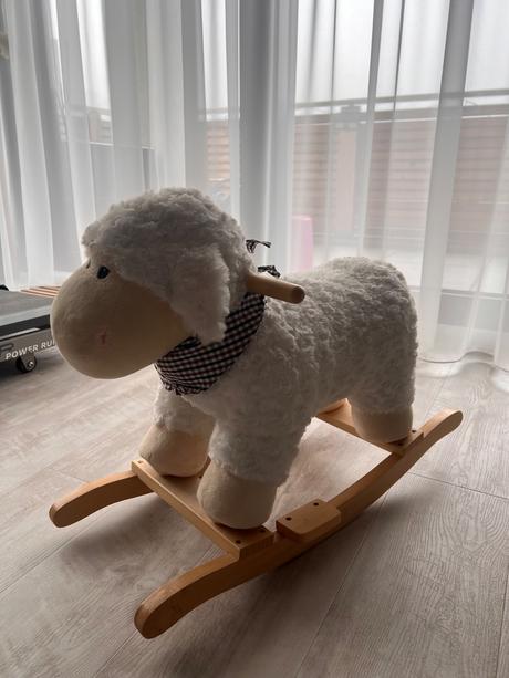 Hojdacia drevená ovečka, 