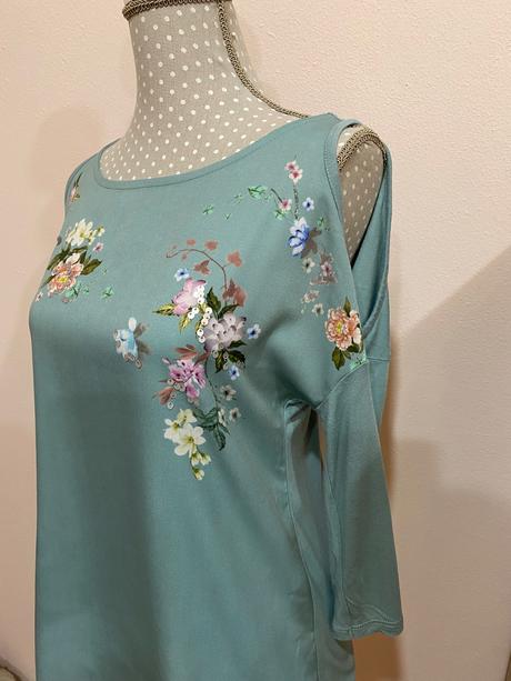 Blúzkové tričko s kvetmi a flitrami, orsay,34