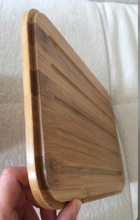 Žltý plechový chlebník homla, 