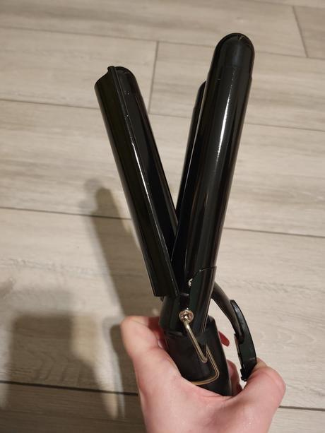 Čierny vlnkovač-trojkulma, 