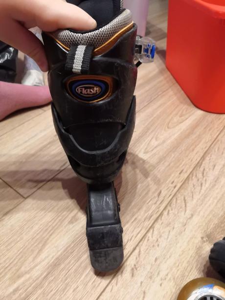 Kolieskové korčule, 32