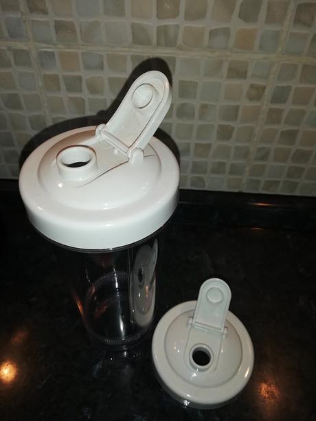 Nádoba na smoothie + vrchnák, 