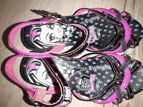 Sandálky monster high mattel, 32
