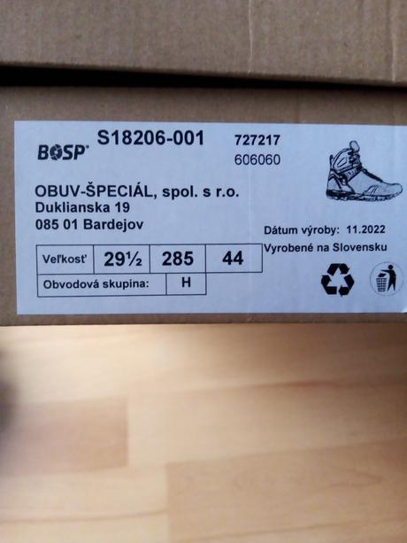 Kanady gore-tex - nové, 44