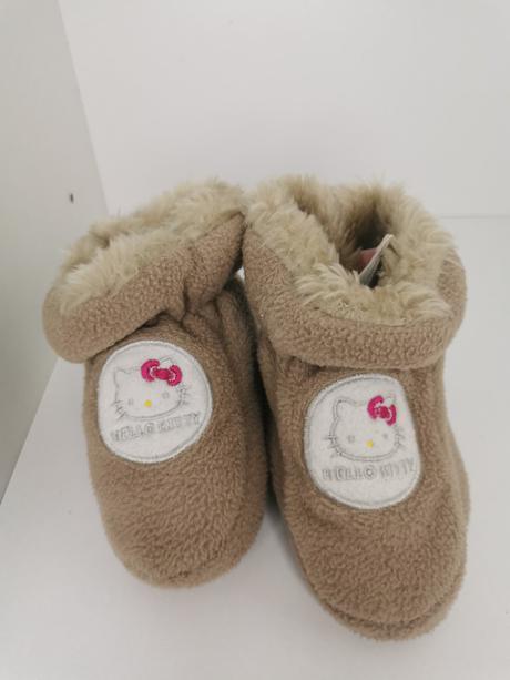 Hello kitty capačky, c&a,<17