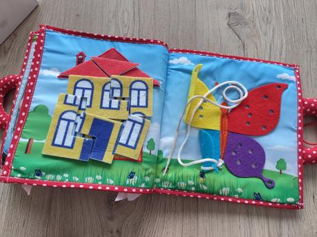 Piqipi látková knižka dievčatko - pekný stav,