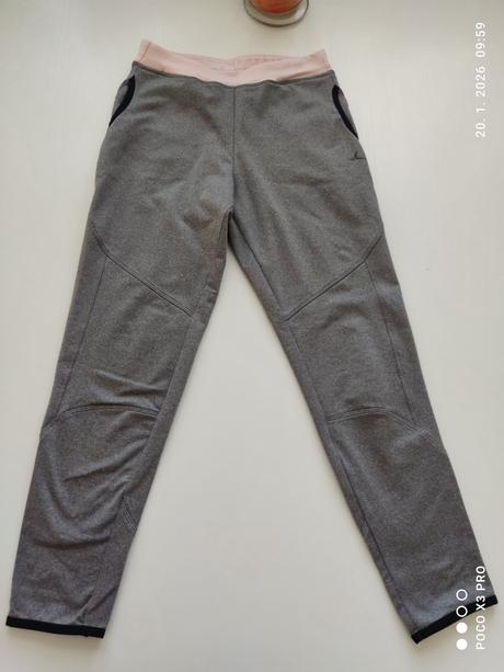 Funkčné tepláky, decathlon,140