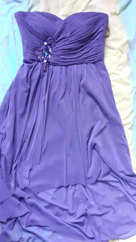 Predam spolocenske saty, 36