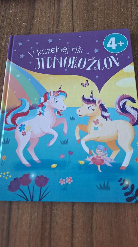 Kniha v kuzelnej ríši jednorožcov, 