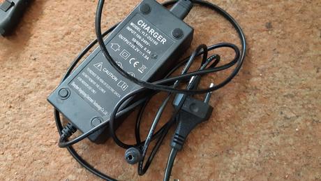 Predám zmes adaptérov pre tlačiarne.,