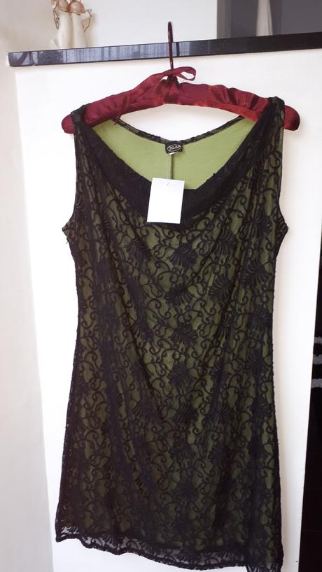 Elasticke krajkové šaty s-m, s